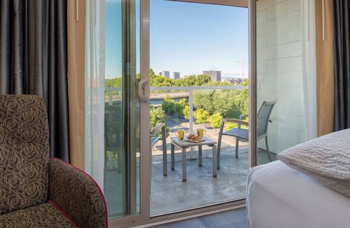 Downtown Portland Hotel | Staypineapple, Hotel Rose, Downtown Portland