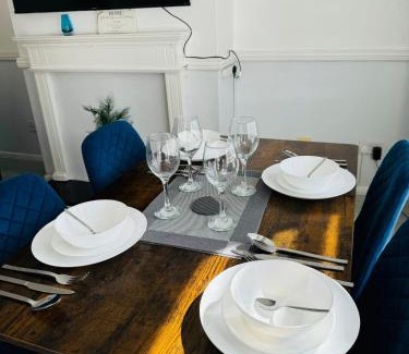 Walsall Apartment | Stays with Lindsay