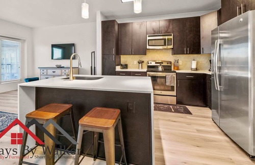 Cherry Condo | StaysByWalker Midtown Studio - Prime Location!