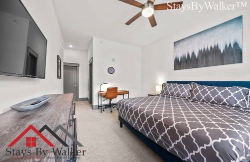 Charlotte Condo | StaysByWalker SouthPark 2BR KingBed! Gym/Pool/Spa