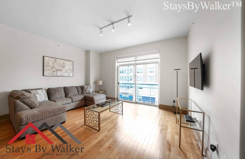 SouthPark Condo | StaysByWalker SouthPark 2BR! KingBeds, Pool, Gym
