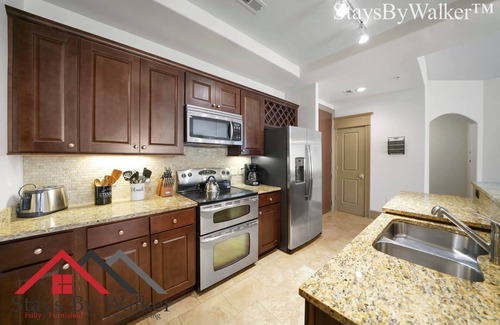 SouthPark Condo | StaysByWalker SouthPark 2BR! KingBeds, Pool, Gym