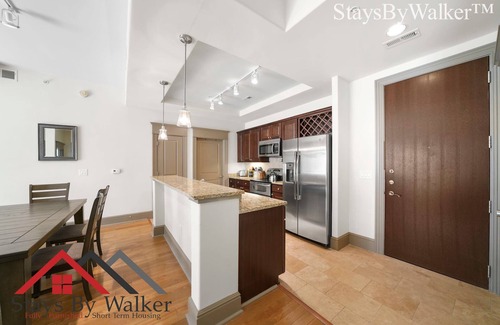 SouthPark Condo | StaysByWalker SouthPark 2BR! KingBeds, Pool, Gym