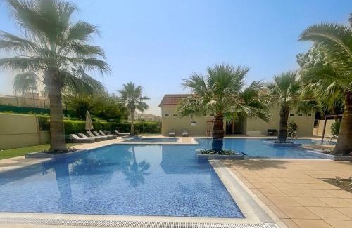 Discovery Gardens Apartment | StayShort - A Gorgeous Studio in Zen 20 that Sleeps 2