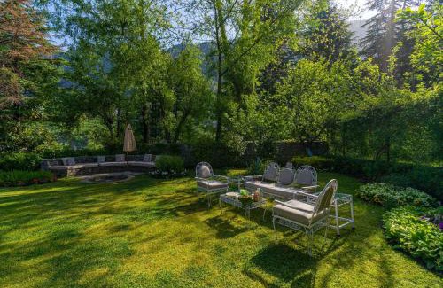 Manali Villa | StayVista at The Kathguni House in Manali With Private Lawn