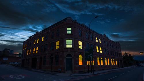 Sheffield Apartment | StayZo Nichols Building Spacious 3-Bedroom Apartment