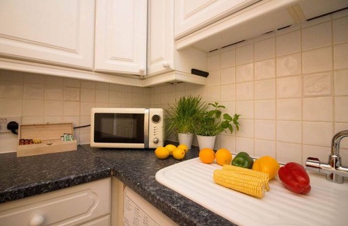 Shirley Apartment | Stayzo Penthouse Accommodation 1- Premier Lodge
