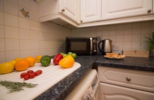 Shirley Apartment | Stayzo Penthouse Accommodation 2- Premier Lodge