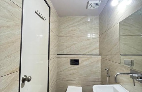 Rau Hotel | Stayzy Golden Glory