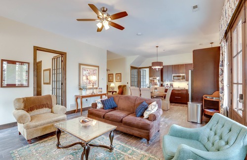 Saint Mary House | Ste Genevieve Home on 17 Acres, Near Wineries!