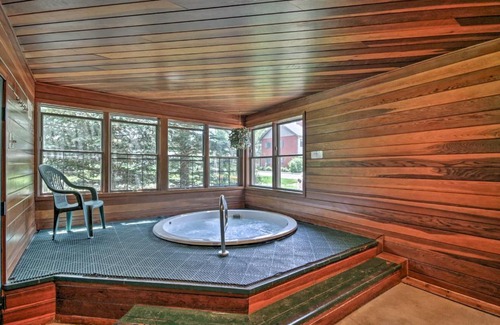 Steamboat Springs Apartment | Steamboat Springs Condo with Hot Tub on Ski Bus Route