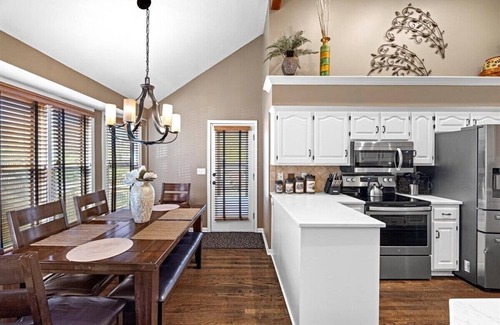 Prairie Point-Wildberry House | *SteamShower*Gameroom*Bar*Patio*