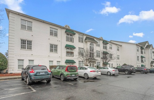 Greensboro Condo | Steelers Cove - Latham Park - Moses Cone Hospital