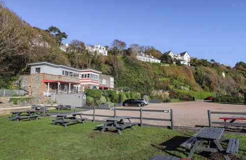 St Margaret's at Cliffe Apartment | STEEPACRE, country holiday cottage in St Margaret's At Cliffe