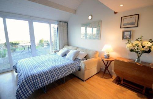 Bantham Apartment | Steepfield Studio in the heart of Bantham Village