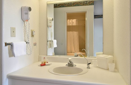 Salinas Hotel | Steinbeck Lodge