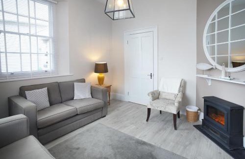 Llantwit Major House | Stella