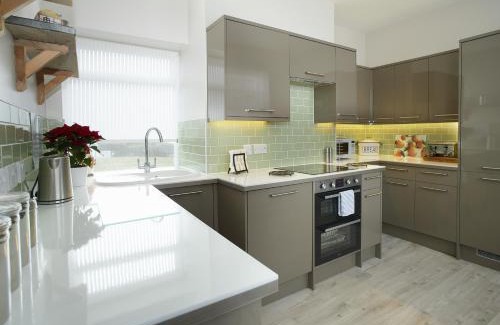 Llantwit Major House | Stella