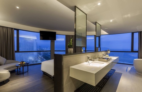 Son Tra Hotel | Stella Maris Beach Danang