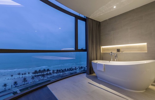 Son Tra Hotel | Stella Maris Beach Danang