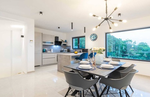 Smrika Villa | Stella Maris - contemporary villa with a pool and a sauna