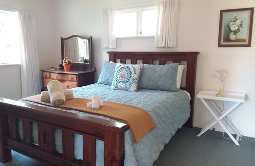 Coromandel Cottage | Stellar Cottage - Set on Sunny & Serene 1.75 Acres. Close to Town/wi-fi