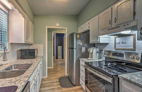 Wright House | Stellar Fort Walton Retreat ~ 2 Mi to Beach!