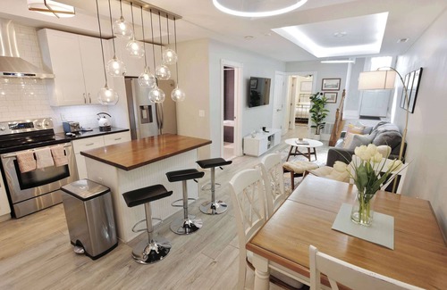 Petworth Apartment | Stellar Stay Near Metro + Parking