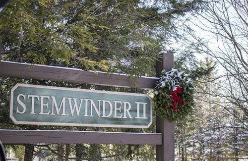 Snowshoe Apartment | Stemwinder 5 SKI IN SKI OUT Spectacular 4 BR Home Spacious Deck