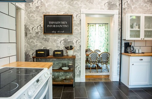 Maysville House | Step Back in Time at Cherry Manor- Downtown Historic Maysville