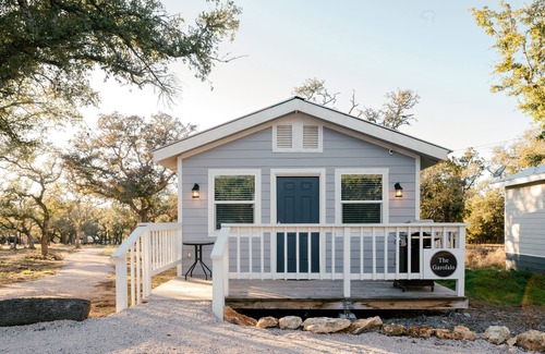 Johnson City Cottage | Step Free Entrance - Garofalo Cottage at Wrenwood Ranch