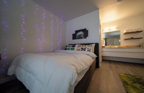 Eureka Springs Historic District Resort | Step into an adventurous world with our Block Room!
