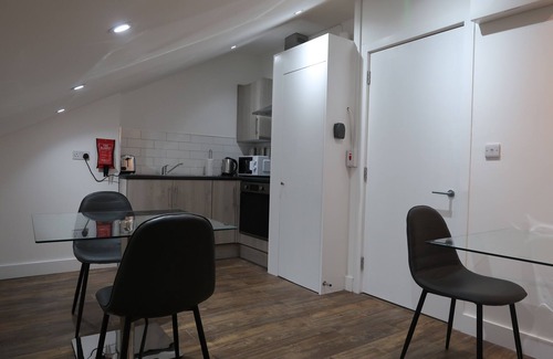 Ealing Apartment | Step into our modern studio flats tailored for the solo adventurer