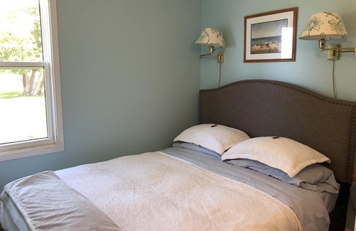 Northern Bruce Peninsula Cottage | Step out the door to the gentle lapping shore of Pike Bay!