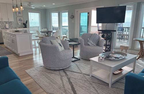 Southpointe House | STEP RIGHT ONTO THE SAND 180 degree VIEWSnUncrowded beach!