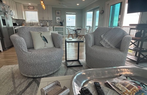 Southpointe House | STEP RIGHT ONTO THE SAND 180 degree VIEWSnUncrowded beach!