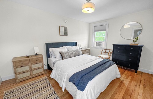 Pond Cove Apartment | Step right out to the beach! Amazing location 7 min to Portland. Unit 4