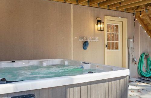 Albrightsville House | Stephen Way by AvantStay Hot Tub Game Room Albrightsville