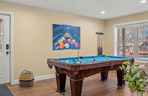 Albrightsville House | Stephen Way by AvantStay Hot Tub Game Room Albrightsville