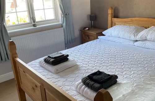 Taunton House | Steppes cottage