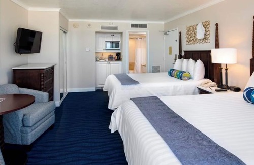 St. Pete Beach Hotel | Steps Away from the Beach! 3 Units w/Balconies, Outdoor Pools, Parking!