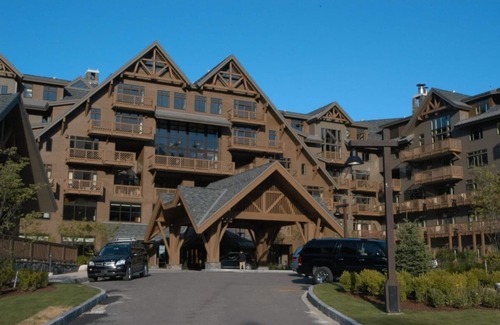 Stowe Area Condo | Steps Away - Lux 3 BR in Lodge at Spruce Peak
