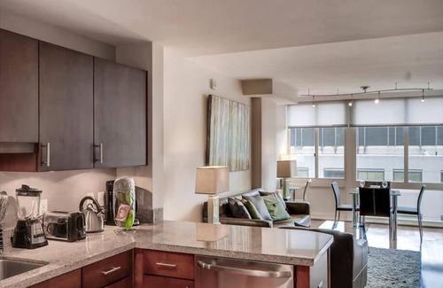 George Washington University Apartment | Steps from National Mall& White House | nr Foggy Bottom