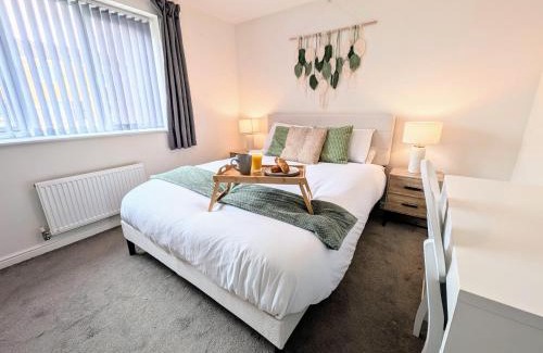 Chorlton-on-Medlock House | Steps from O2 Apollo, Ox road