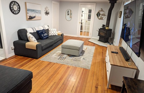 Port Colborne Cottage | Steps from Private Beach! Silver Bay Retreat next to Sherkston Shores.