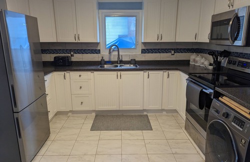 Port Colborne Cottage | Steps from Private Beach! Silver Bay Retreat next to Sherkston Shores.