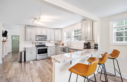 Parker House | Steps from Swamp Rabbit Trail & Cafe/Grocery - Convenient to Downtown Greenville