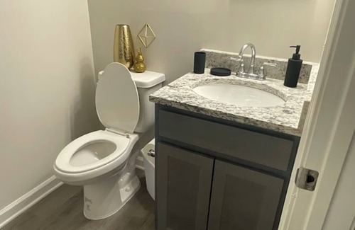 Castleberry Hill Apartment | Steps from the Mercedes Benz Stadium