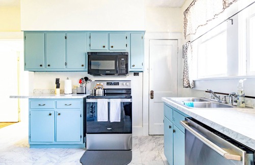 University District House | Steps from U of M | Desk, TV in each bedroom