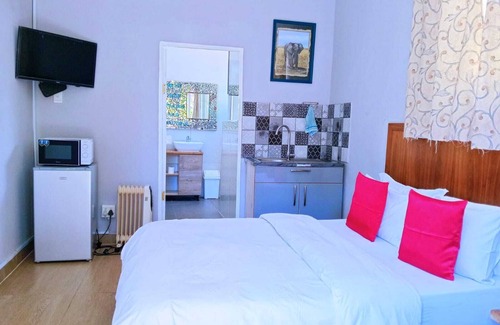 Port Elizabeth Central House | Steps Guest House